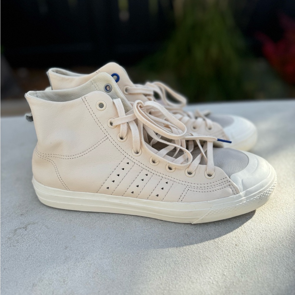 Adidas cream leather hi top skate shoes